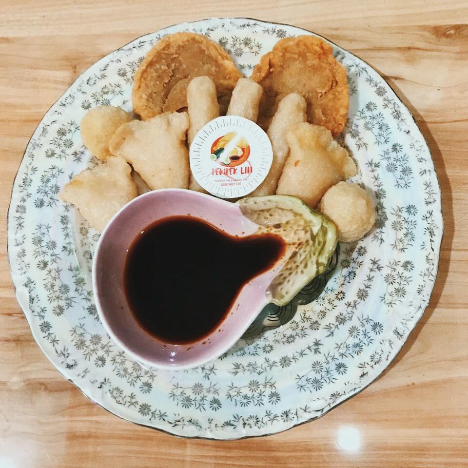 

Pempek.lin-pempektenggiri&gambus