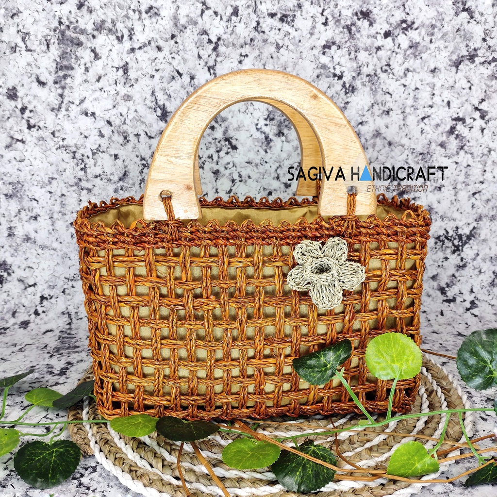 Tas Wanita Anyaman Pandan Lilit Handel Kayu