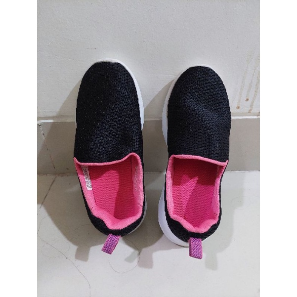 preloved Sepatu Skechers Girls Kids uk. 30