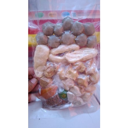 

CILOK KUAH PORSI BESAR/BAKSO ACI/BACI/BASO ACI/CILOK ISI SUIR AYAM/WARUNG NIAR