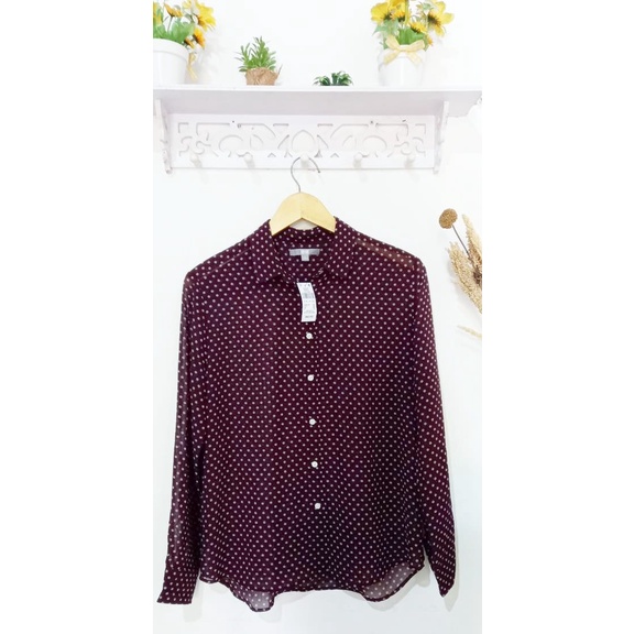 BLOUSE POLKA UNIQLO/PAKAIAN WANITA IMPORT/UNIQLO/BAJU UNIQLO WANITA/KEMEJA
