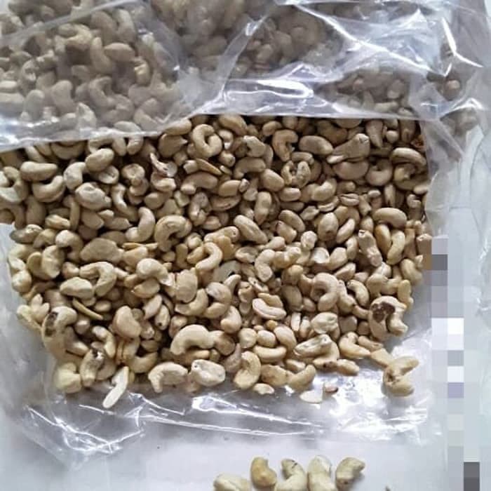 

Kacang mete mentah, mede utuh 1kg