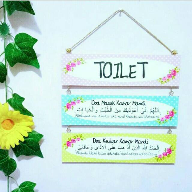 Tulisan toilet dan doa masuk keluar kamar mandi