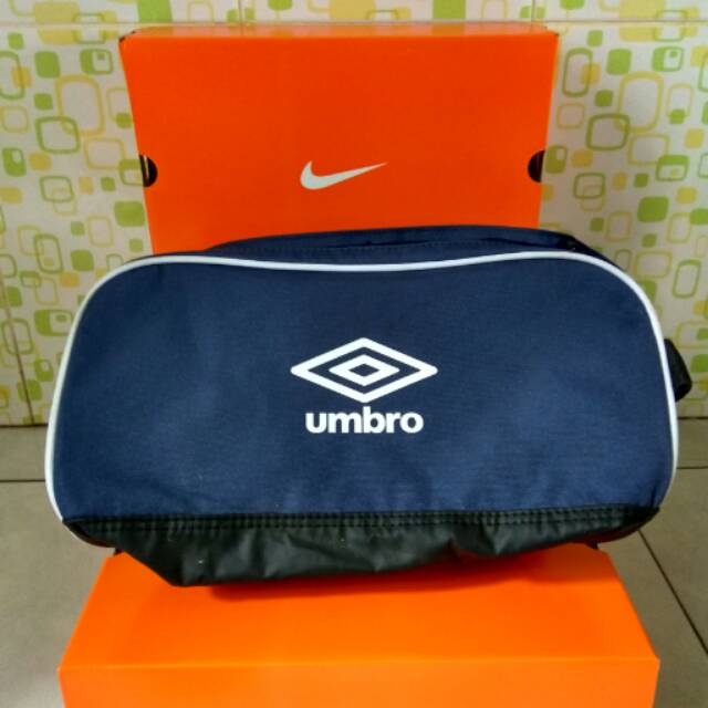 Tas sepatu Umbro original