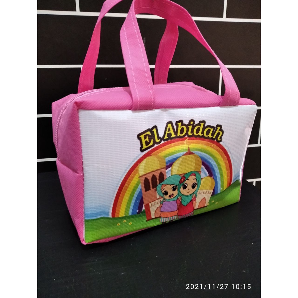 

Tas souvenir unik ukuran 18x10x12/ goodie bag mini/ tempat mukena anak
