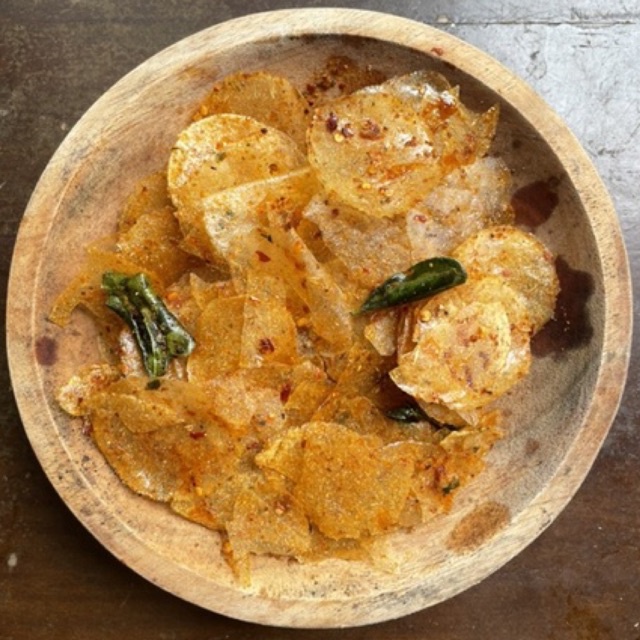 

Keripik Kaca Pedas Daun Jeruk 50gr