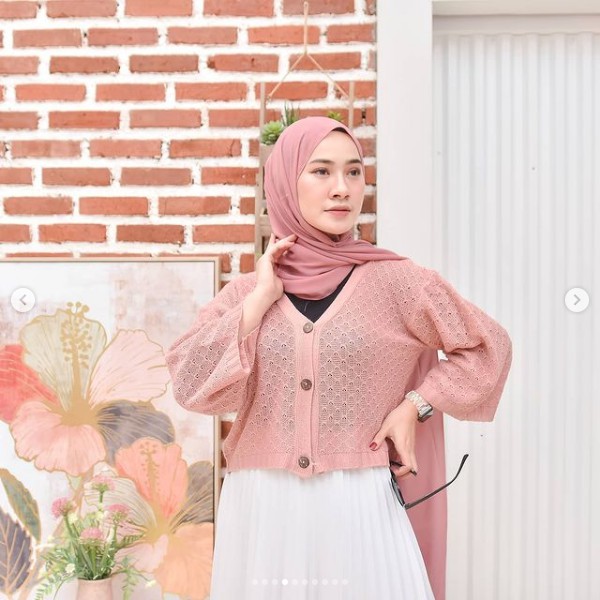 rajut sweater cardy PinneApple