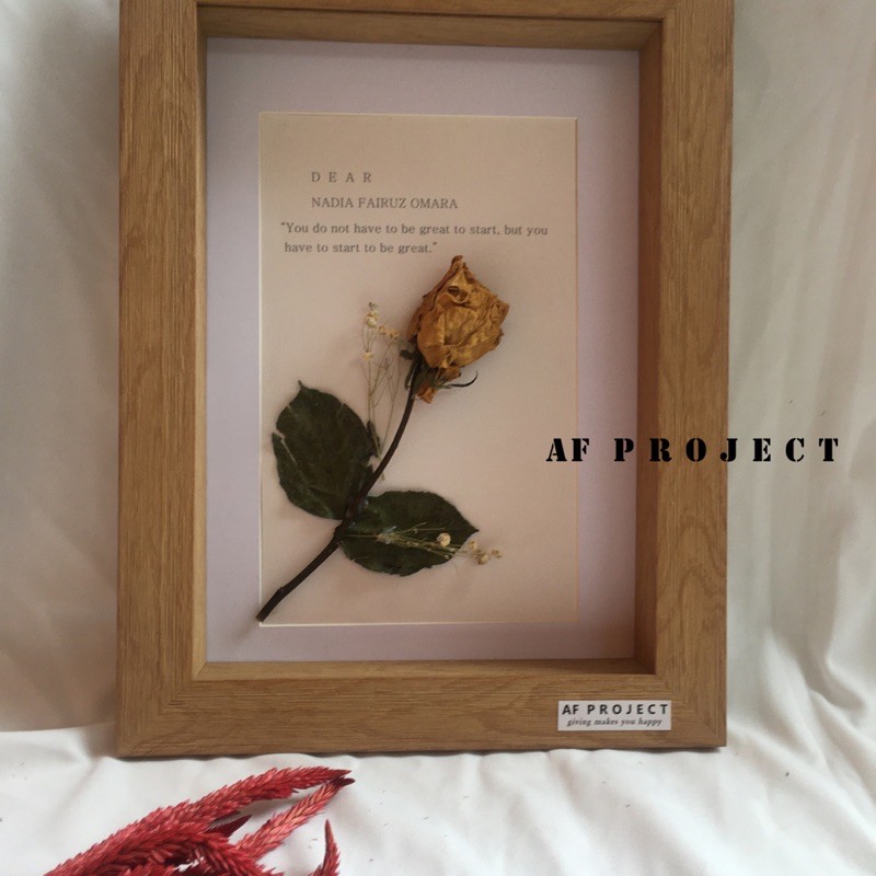 Mawar Exclusive Gift/ Frame Bunga Mawar kering/ Hadiah Ulang tahun/ Hadiah wisuda/ Gift/ Pernikahan