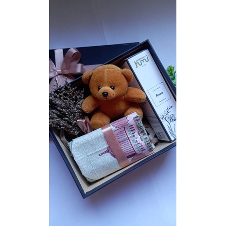 

KADO CEWEK/KADOULANGTAHUN/KADOWEDDING/KADO ANNIVERSARY