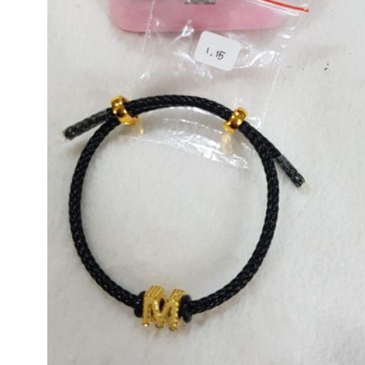 gelang Pandora hitam charm  huruf M emas 70%