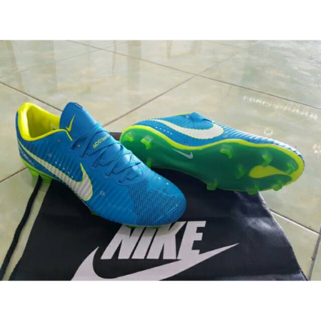 sepatu bola nike mercurial neymar