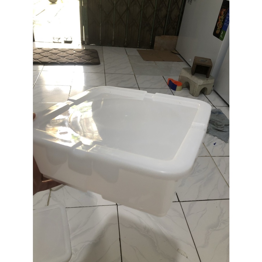 Kotak Plastik Mini Tebel Mirip / Sekelas Tupperware UK 25x24x8 / 3 Ltr