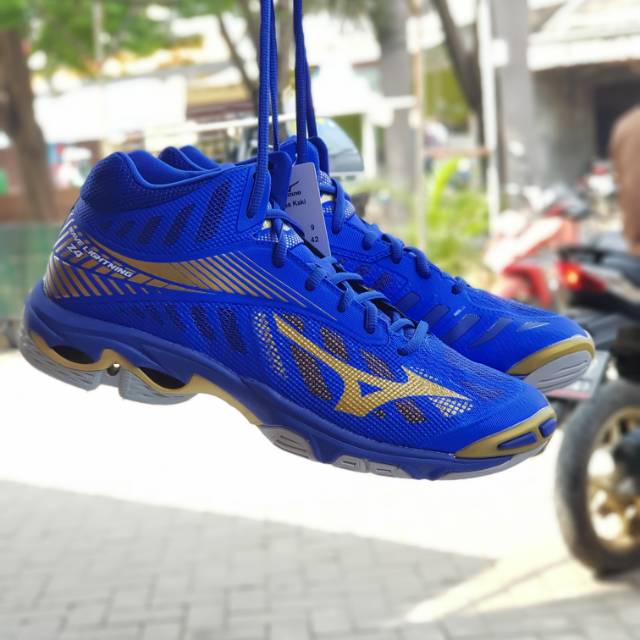 harga sepatu mizuno wave lightning z4