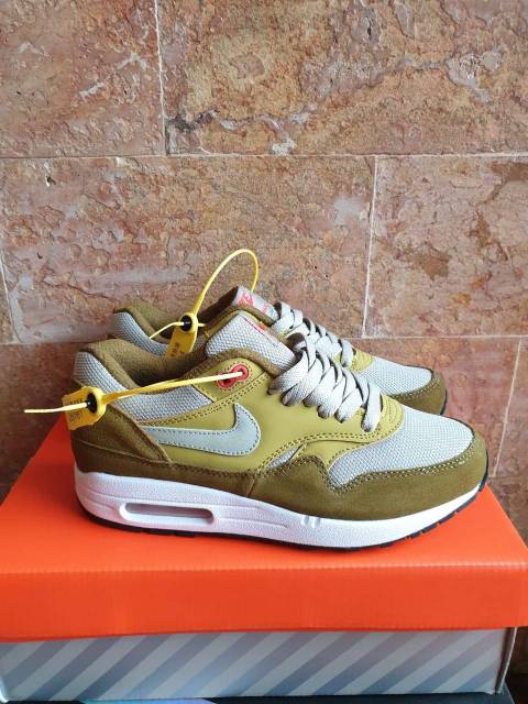 air max 1 curry olive