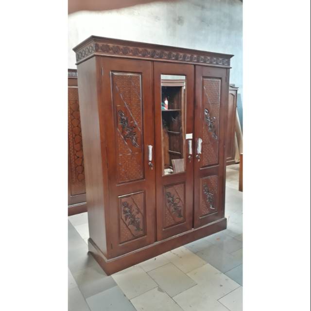  Lemari  Pakaian  3 Pintu Kayu  Jati Plus Kaca Ukiran Mawar 
