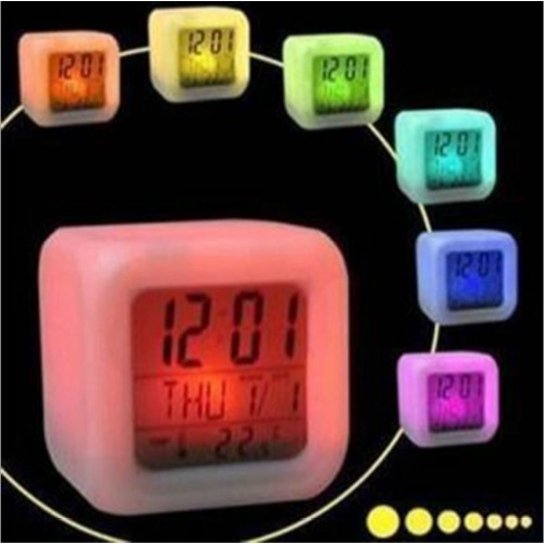 Jam Weker Unik Digital Alarm Desktop Clock Kubus 7 Warna Moody Praktis