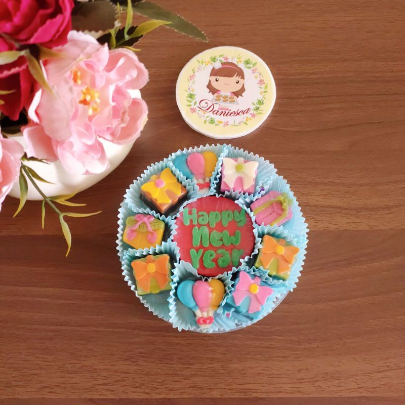 

.Coklat ucapan happy new year toples bulat 250 gram ( ds bgr )