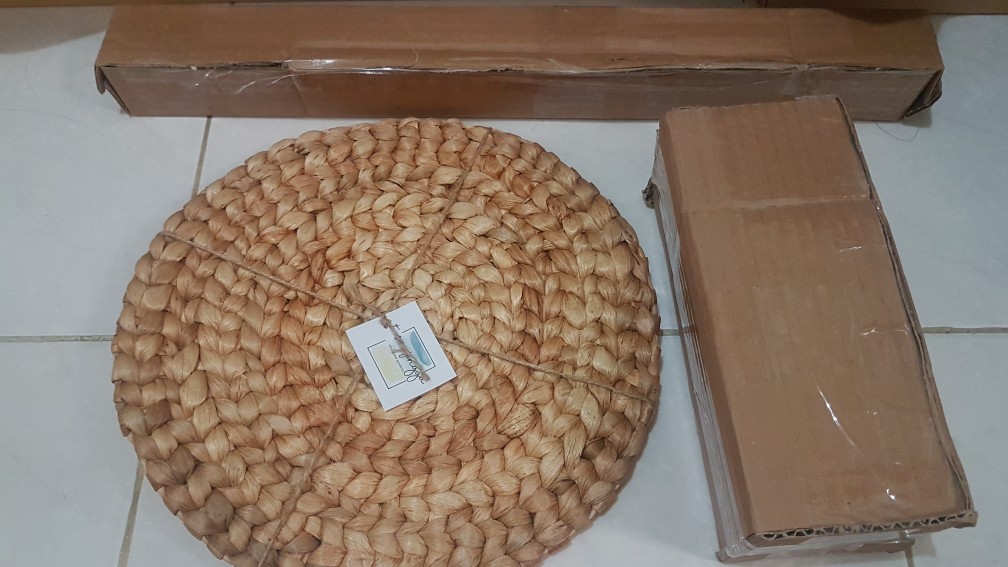 Bondan Placemat. Tatakan Piring Enceng Gondok