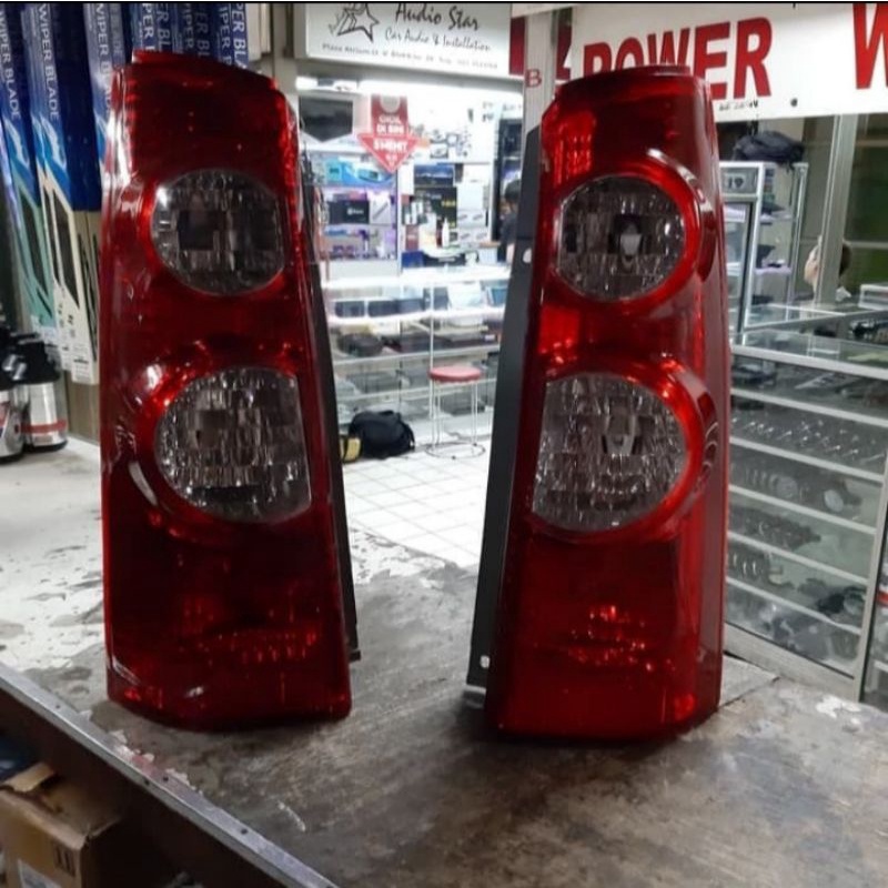 Stop Lamp Toyota Avanza & Daihatsu Xenia 2007 - 2011 MC
