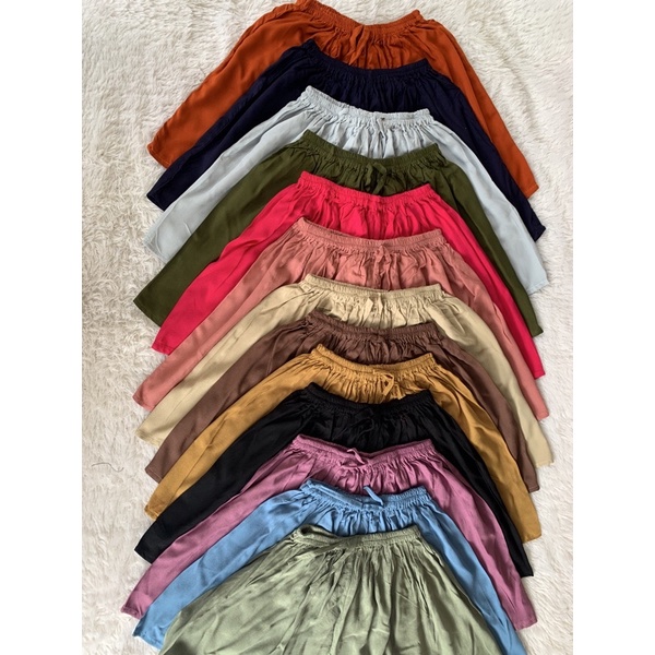 CELANA PENDEK RAYON JUMBO
