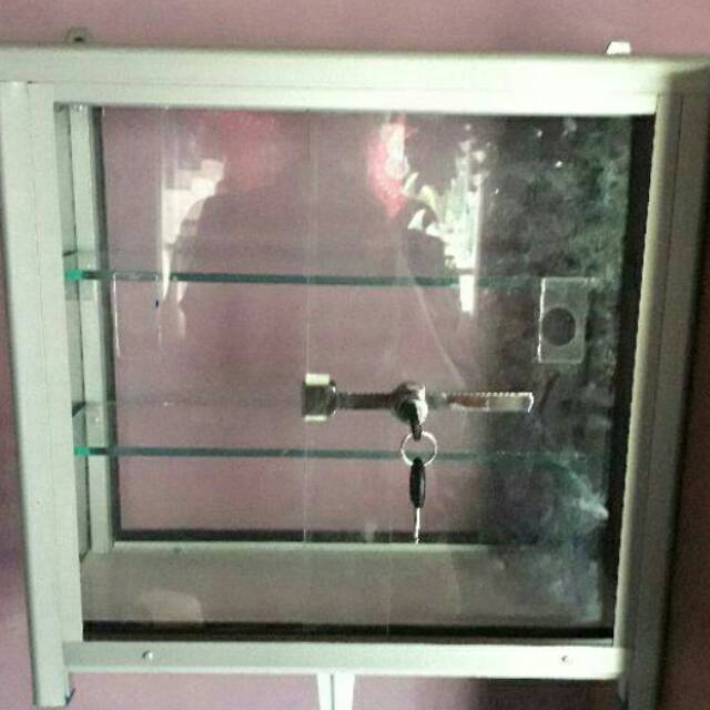 Kotak alumunium kaca mini gantung