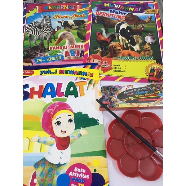 

Buku Mewarnai,menulis dan membaca 3 pcs, Cat Air, Koas plus palet Paket