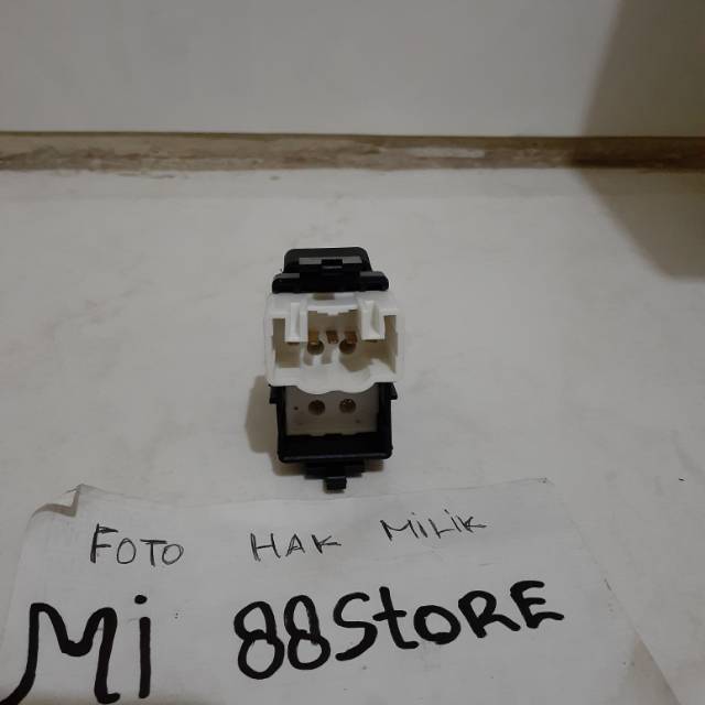 Switch Power Window Satuan LH Grsat,Soluna,Kijang Kapsul