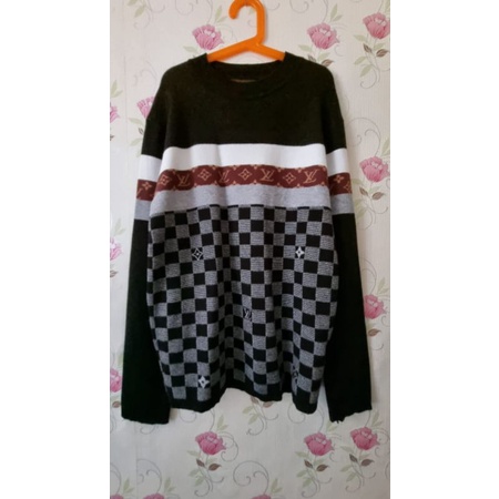 Preloved sweater rajut Louis Vuitton wanita