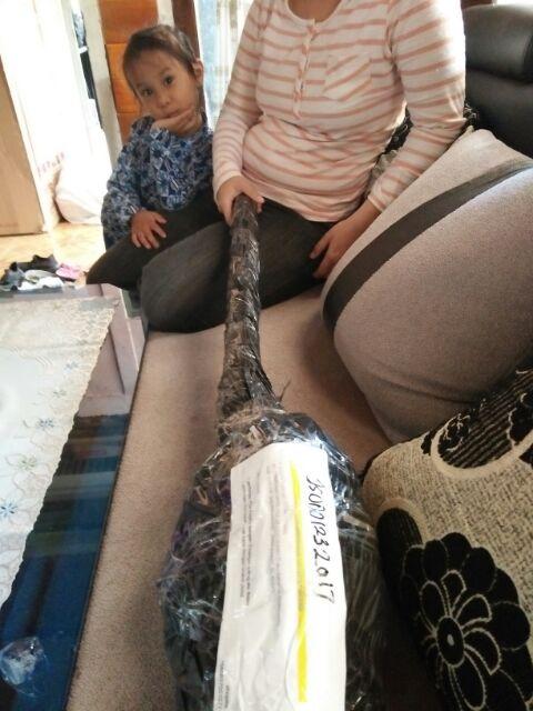 Gantungan Baju Untuk  Rak Kaca Sebagai Tatakan Manekin Simpel Banget