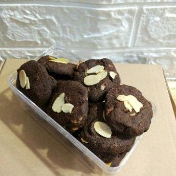 

choco almond cookies keto