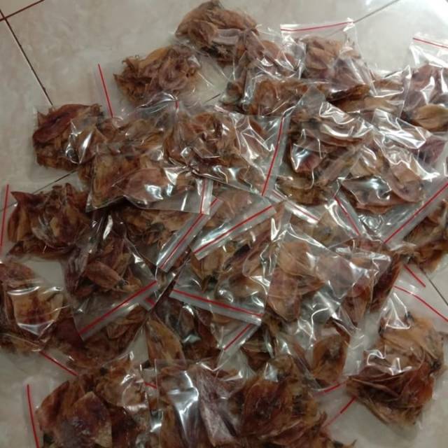 Cumi kering belah /juhu tawar (100 gr)