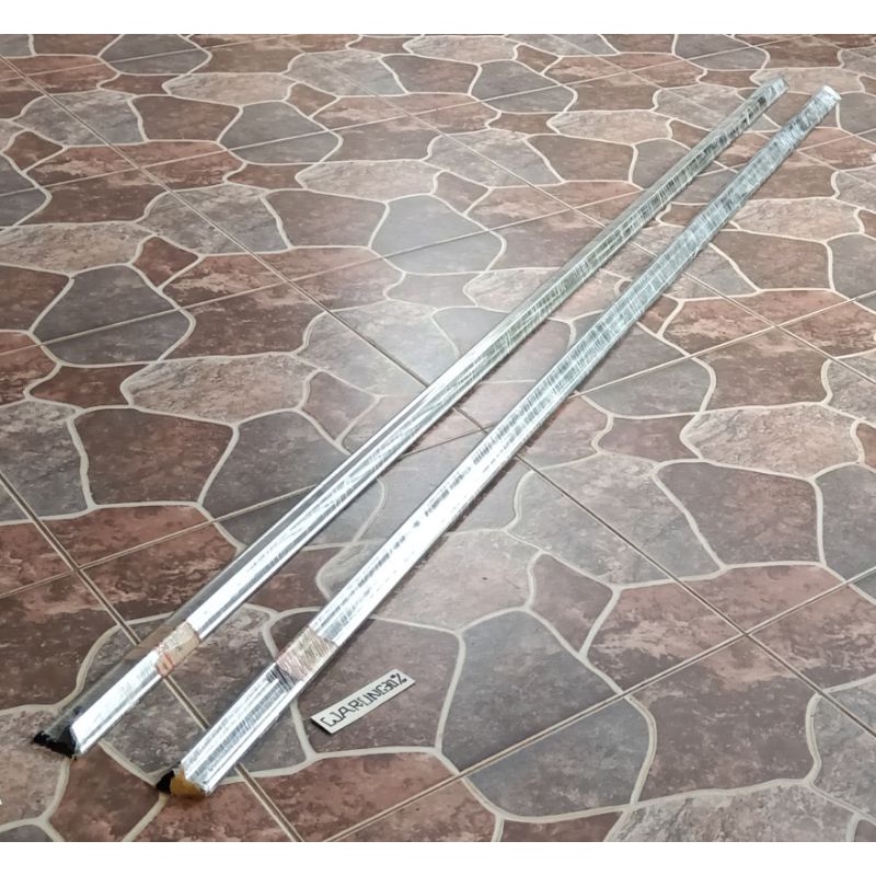 moulding kit list bawah pintu Mitsubishi colt galant sigma A123A lampu bulat - A121A Lampu kotak ori