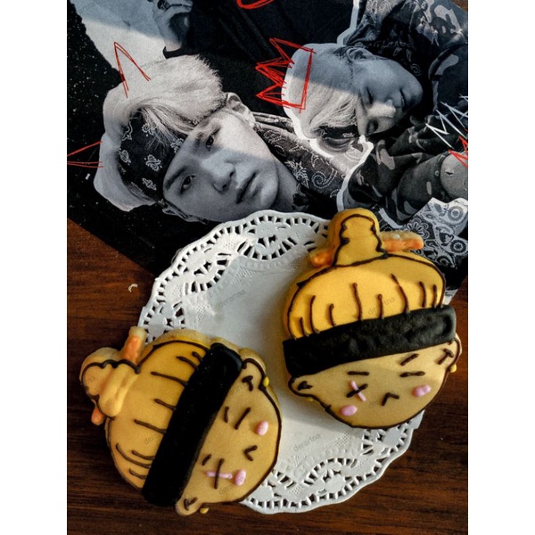 

CUSTOM CHARACTER COOKIES