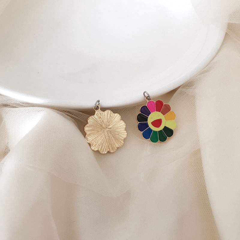 Kalung Rantai Dengan Liontin Bunga Matahari Daisy Klasik Warna Silver Untuk Wanita