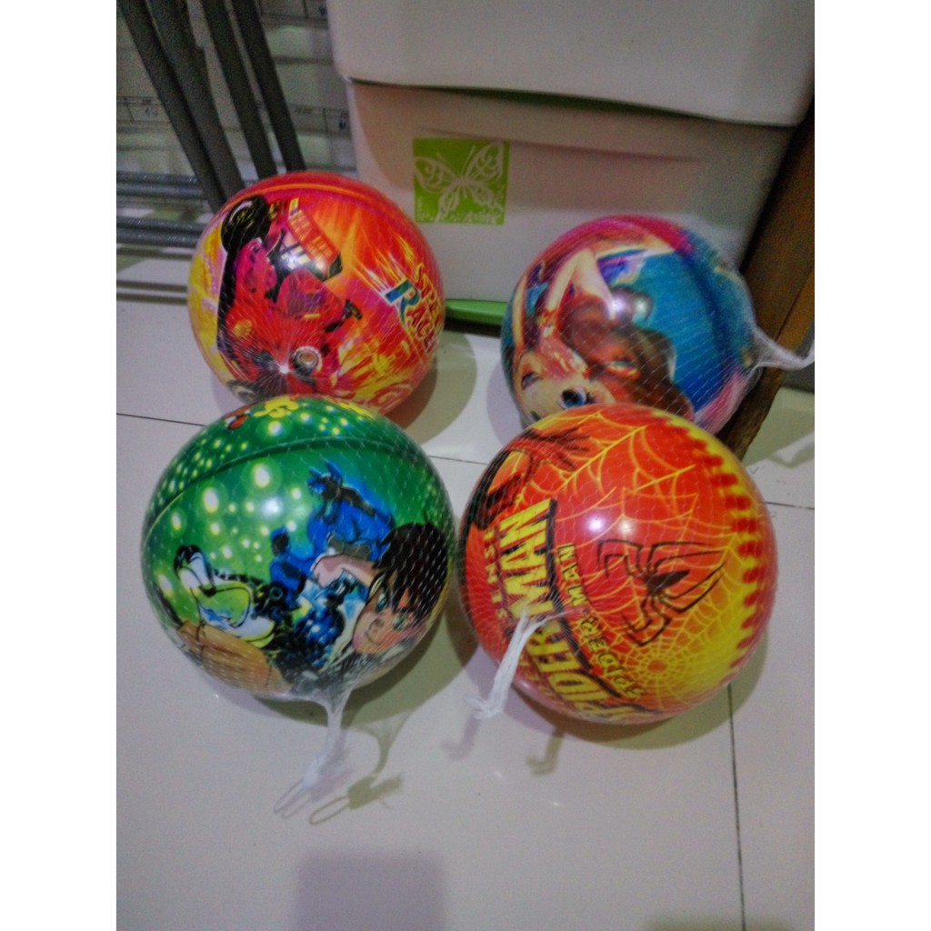mainan bola karet karakter