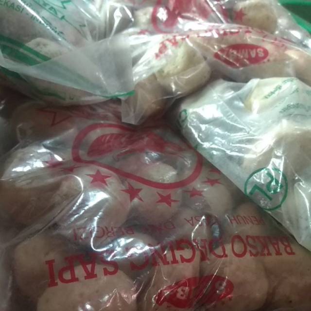 Ada bakso, kornet, fisroll, sosis kimbo, basis, champ, cedea crab nugget, bakso salmon,