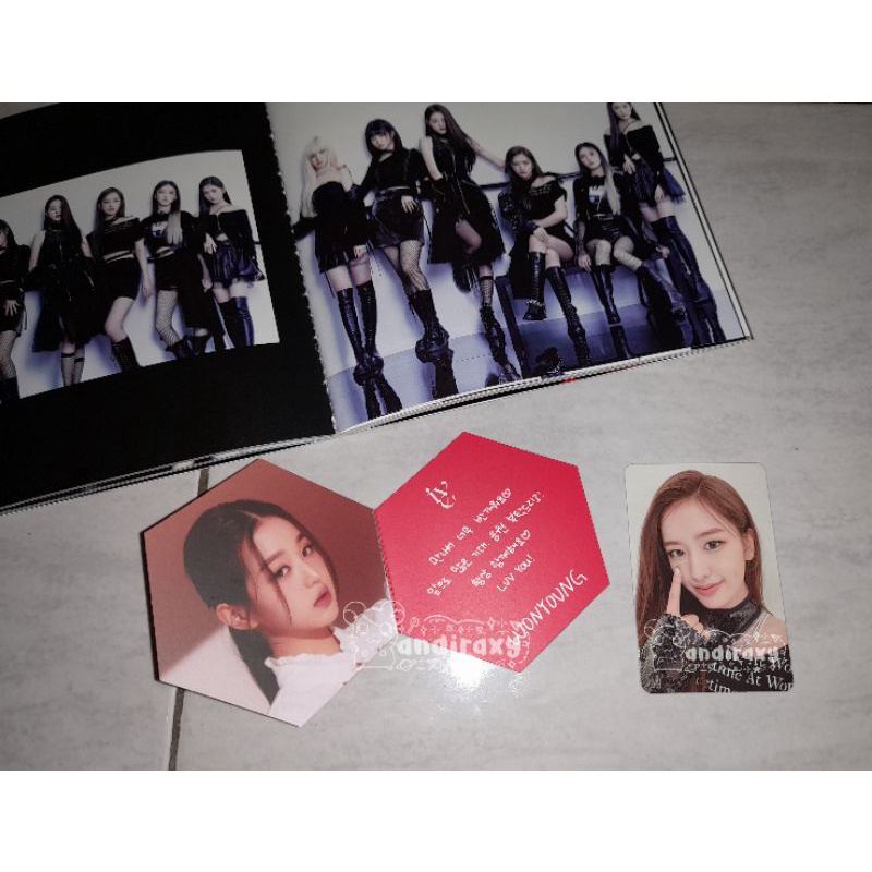 PC IVE ELEVEN BLACK VER. Yujin Message Card Wonyoung