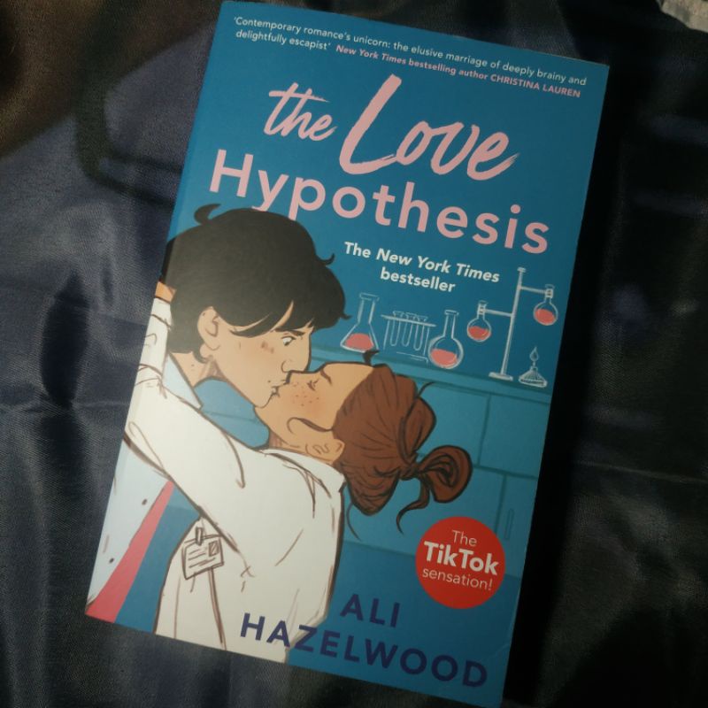 Preloved The Love Hypothesis [BOOKED]