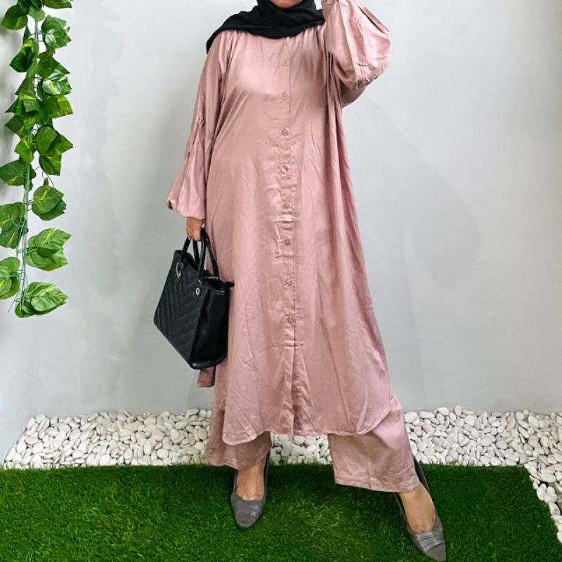 Setcel dan Setrok Hamidah Uniqlo