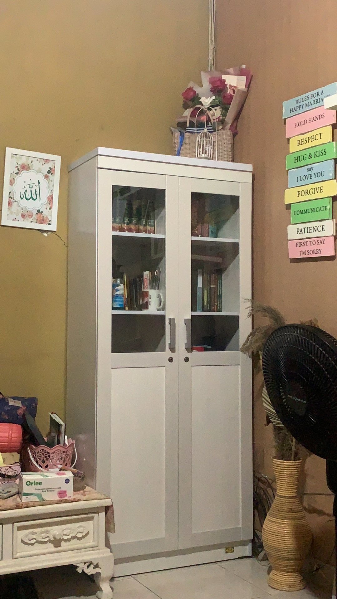 Lemari Pajangan Dc Kea 1730