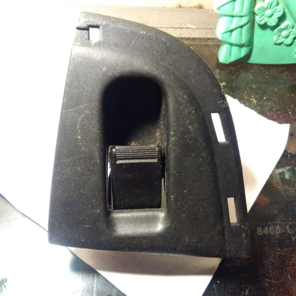saklar power window ferio penumpang kiri Bagus