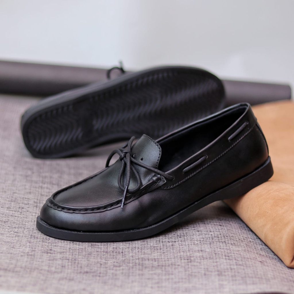 MORY Sepatu Kasual Slip On Pria Hitam Tali Kulit Sintetik Semi Formal Pantofel Kerja Kantor Kuliah