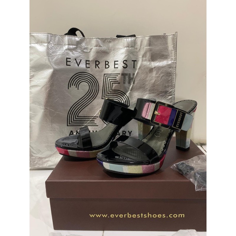PRELOVED chunky heels/block heels merk EVERBEST BARU 1x Pake black heels warna hitam kilap