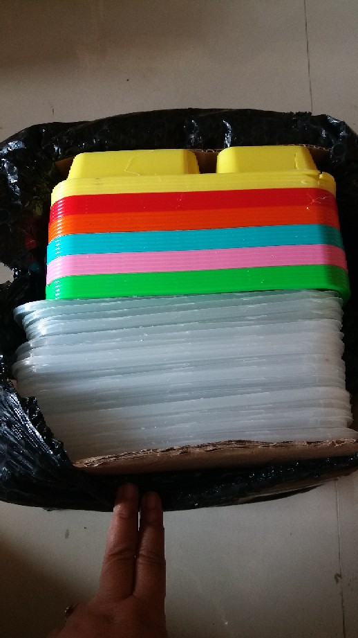 Kotak Makan Plastik Sekat 3+1 Warna Warni Dgn Tutup/ Box Bento Sekat