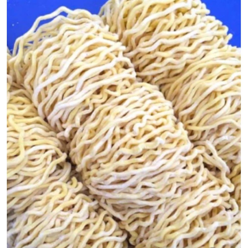 mie pangsit mentah