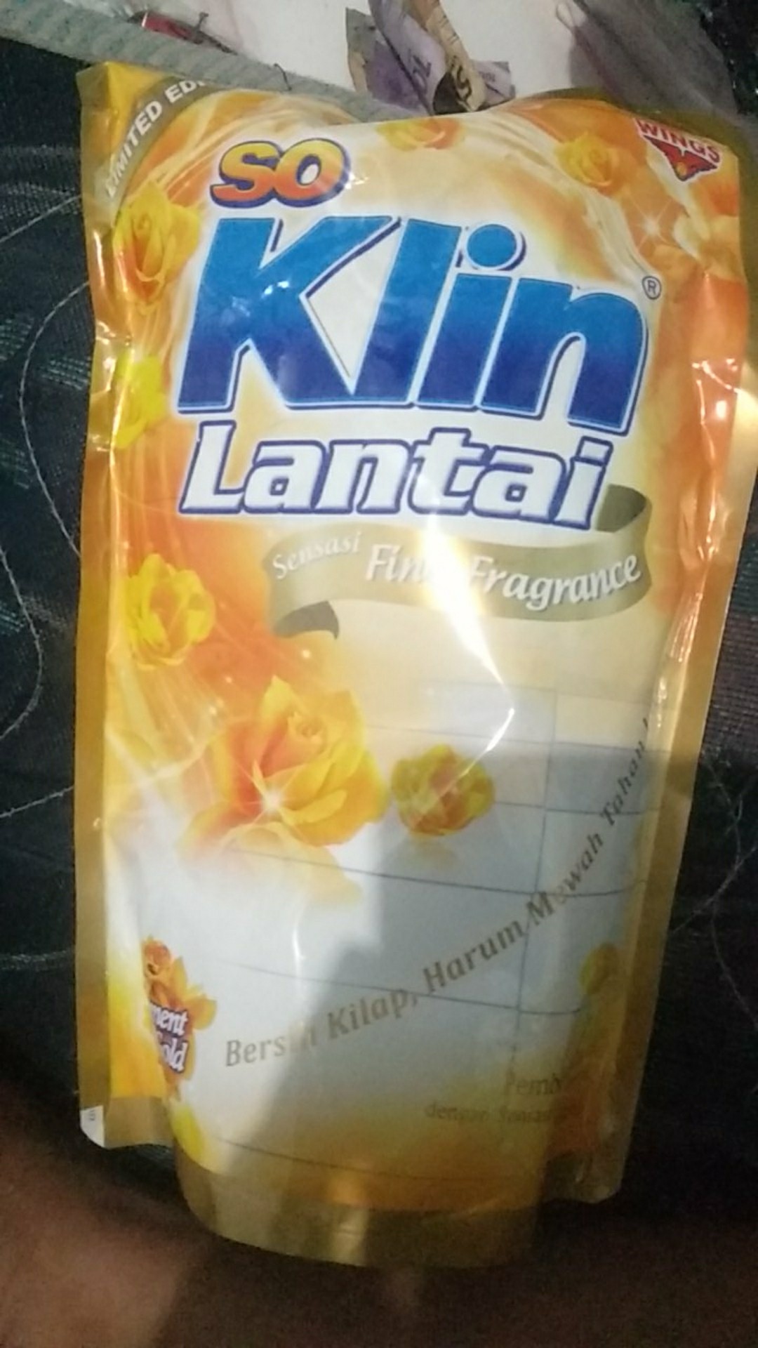 So Klin Lantai Sensasi Fine Fragrance Moment In Gold 800 Ml