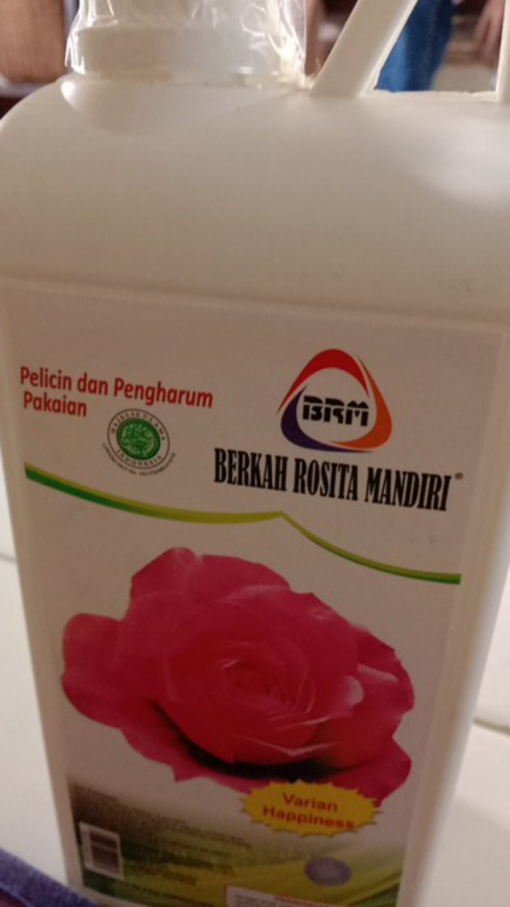 Parfum Laundry Pelicin Dan Pewangi Pakaian