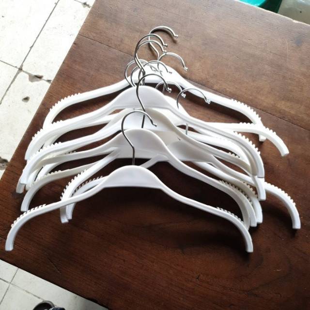 Hanger plastik putih