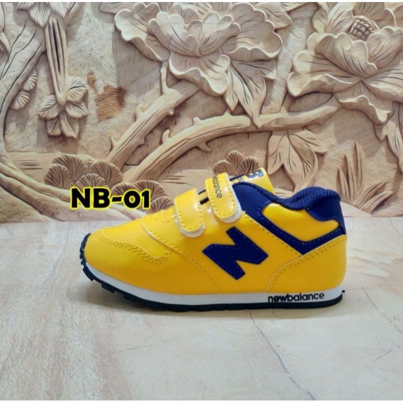Sepatu Anak Olahraga Laki dan Perempuan Warna Kuning Ukuran 24-37