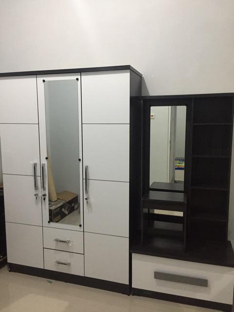 Lemari Pakaian 3 Pintu Laci Dan Meja Rias (paket )